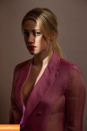 Lili Reinhart photo #0271