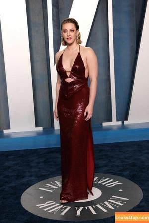 Lili Reinhart photo #0279