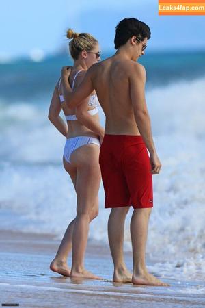 Lili Reinhart photo #0292