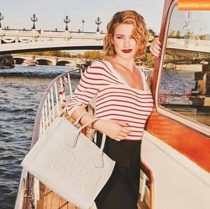 Lili Reinhart photo #0361