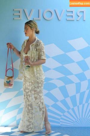 Lili Reinhart photo #0372