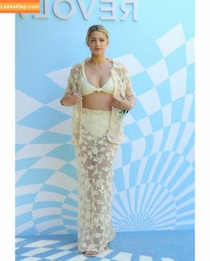 Lili Reinhart photo #0375