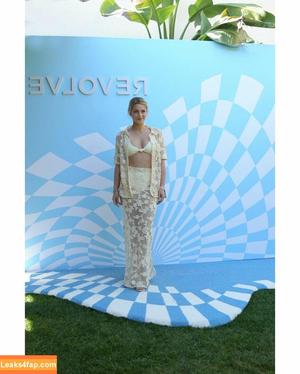 Lili Reinhart photo #0378