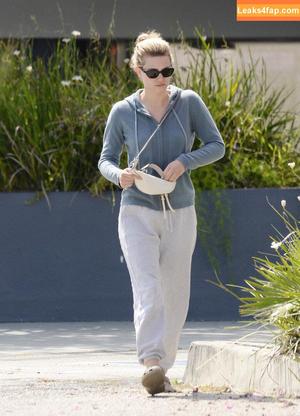 Lili Reinhart photo #0394