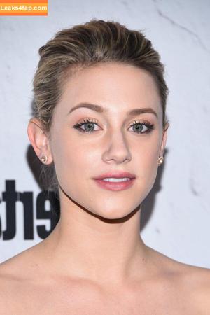 Lili Reinhart photo #0435