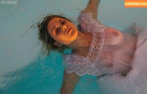 Lili Reinhart photo #0456