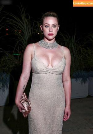 Lili Reinhart photo #0519