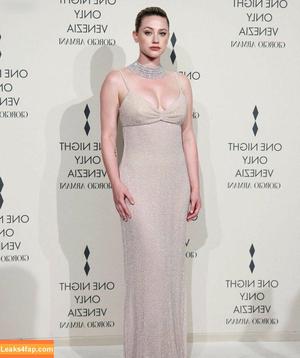 Lili Reinhart photo #0520