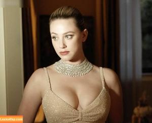 Lili Reinhart photo #0521