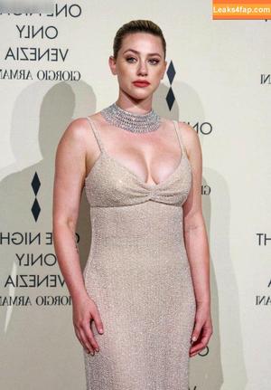 Lili Reinhart photo #0523