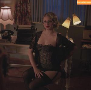 Lili Reinhart photo #0545