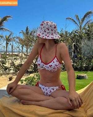 Lili Reinhart photo #0558