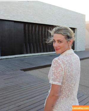 Lili Reinhart photo #0565