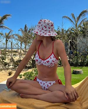 Lili Reinhart photo #0567