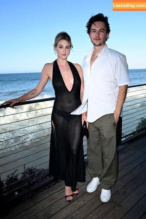 Lili Reinhart photo #0594