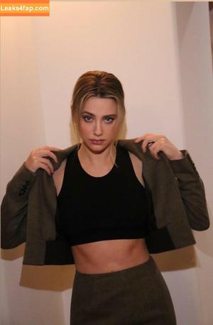 Lili Reinhart фото #0663