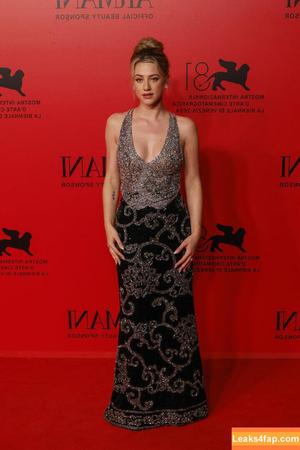 Lili Reinhart фото #0675