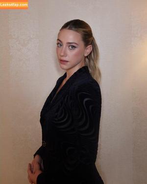 Lili Reinhart фото #0729