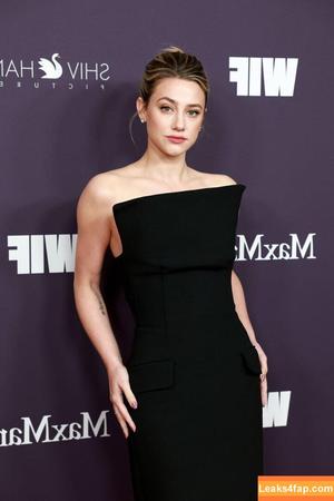 Lili Reinhart фото #0747