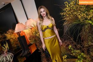 Lili Reinhart photo #1030