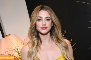 Lili Reinhart photo #1032