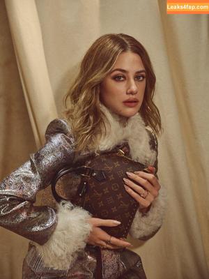 Lili Reinhart фото #1140