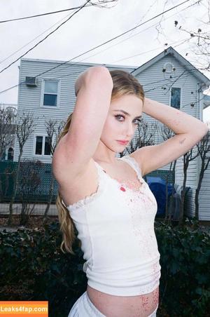 Lili Reinhart photo #1201