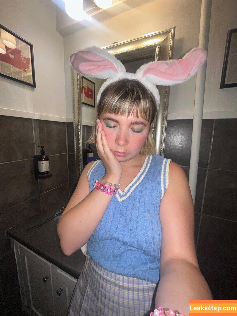 Lili Trifilio / Beach Bunny / beachbunn.y leaked photo photo #0001