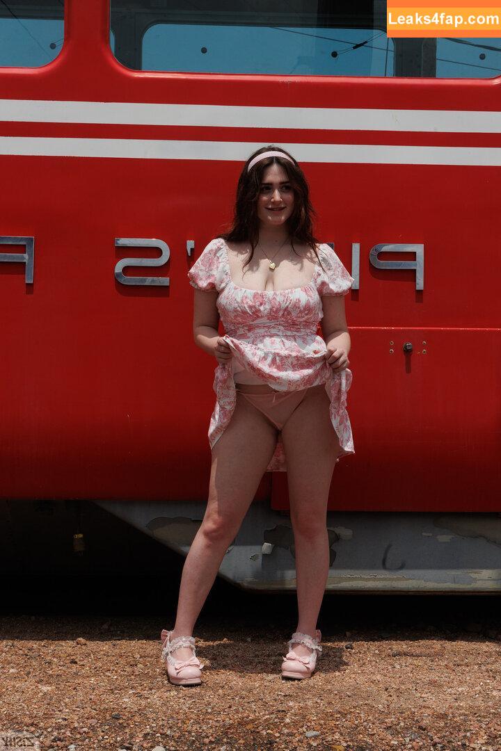 Lilibet Saunders /  leaked photo photo #0013