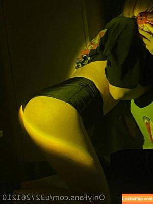 lillie_france photo #0011