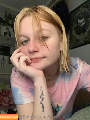 lillie_france photo #0015