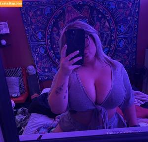 Lilly Alcorn photo #0011