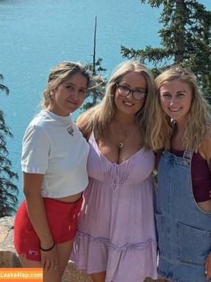 Lilly Alcorn photo #0026