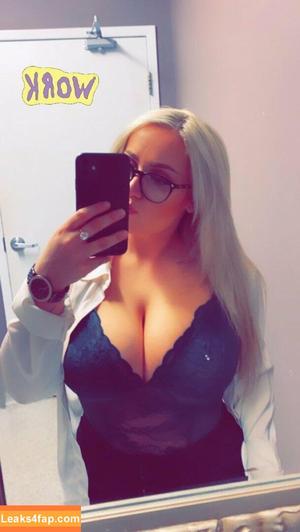 Lilly Alcorn photo #0029