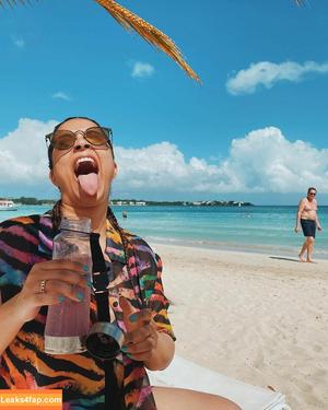 Lilly Singh photo #0088