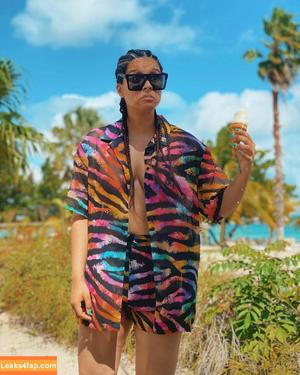 Lilly Singh photo #0093