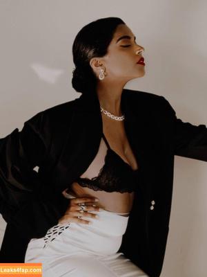 Lilly Singh фото #0250