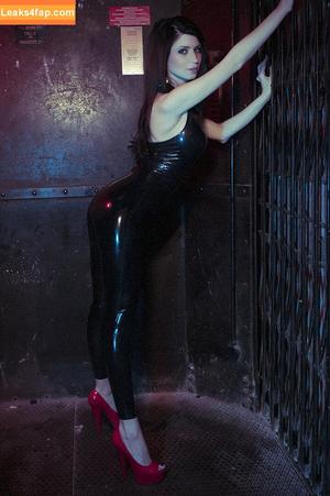 Lillyroma1982 photo #0742