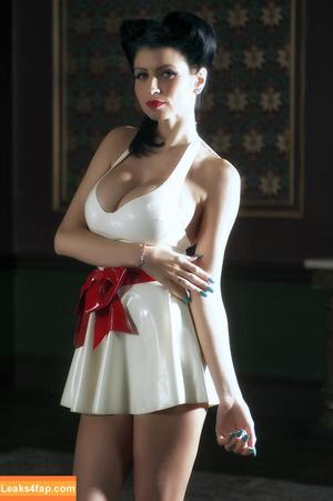 Lillyroma1982 photo #1505
