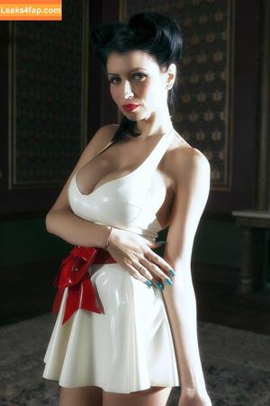 Lillyroma1982 photo #1506