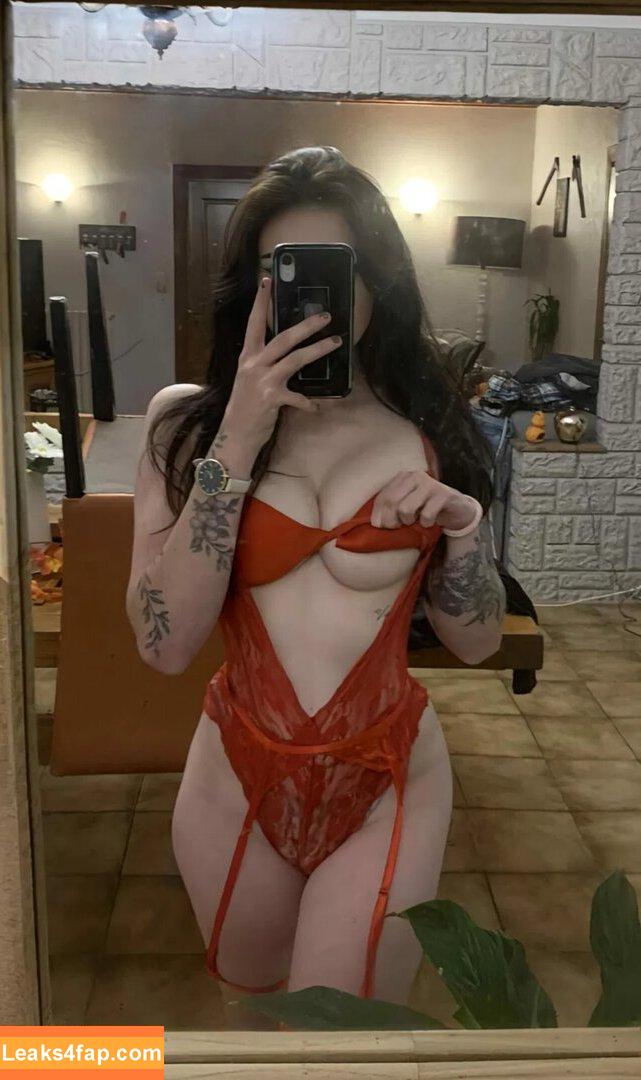 lilouveee /  leaked photo photo #0005