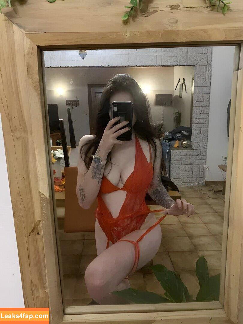 lilouveee /  leaked photo photo #0009