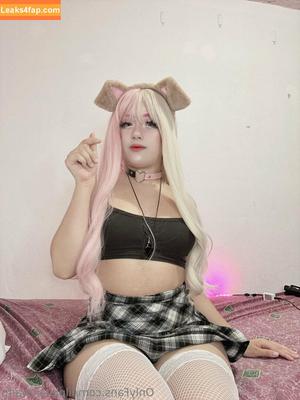 lilplasticwaifu photo #0048