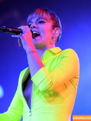 Lily Allen photo #0035