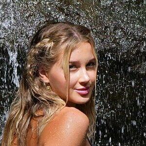 Lily Bowman photo #0093