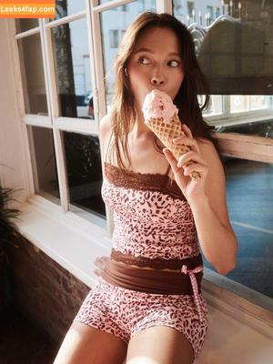 Lily Chee photo #0979