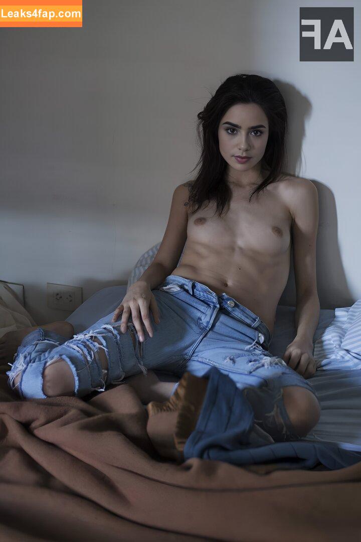 Lily Collins / lily_collins / lilyjcollins leaked photo photo #0163