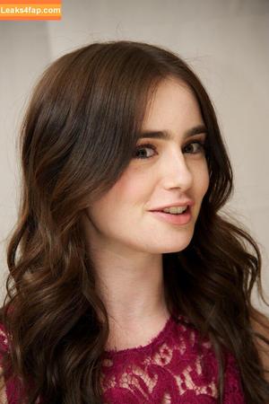 Lily Collins photo #0001