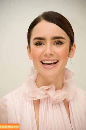 Lily Collins photo #0016