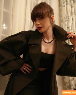 Lily Collins photo #0060